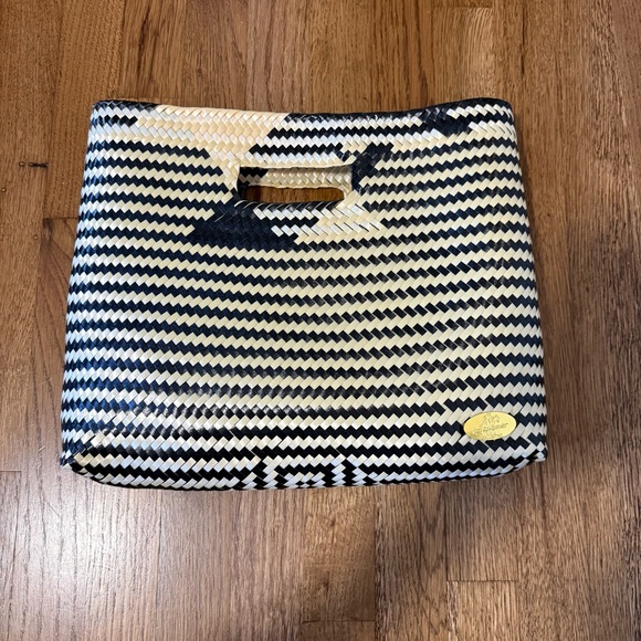 Josephine Alexander Palma Woven Hand Bag in Stripes - Picture 2 of 4